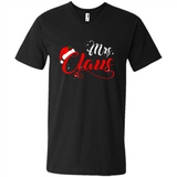 Mrs. Claus Santa Claus Merry Xmas T-Shirt - Men's V-Neck
