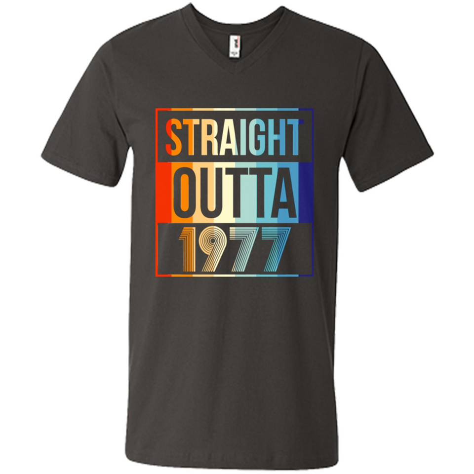 Retro Straight Outta 1977 41 Years Old - Men's V-Neck