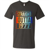 Retro Straight Outta 1977 41 Years Old - Men's V-Neck
