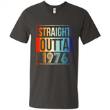 Retro Straight Outta 1976 42 Years Old - Men's V-Neck
