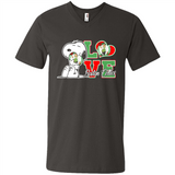 Snoopy loves NBA Boston Celtics - Men's V-Neck