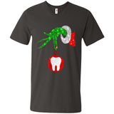 Christmas Nurse Grinch hand holding clinic dental ornament - Men's V-Neck